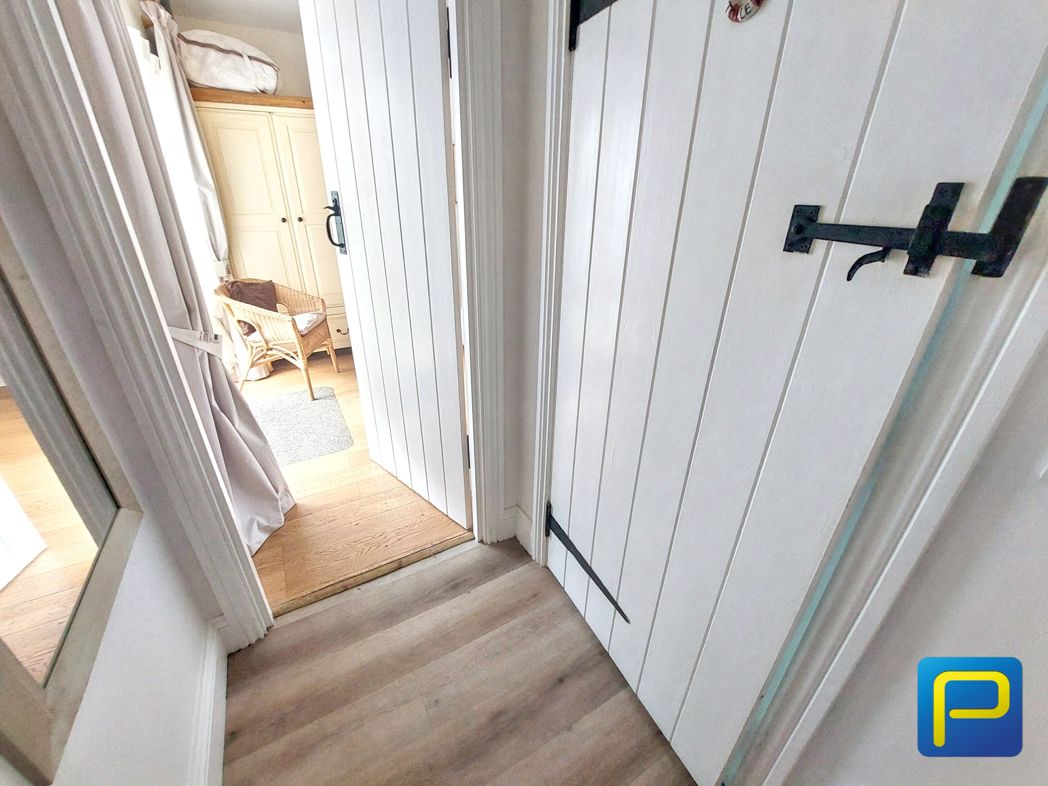 Property image 8 of 27