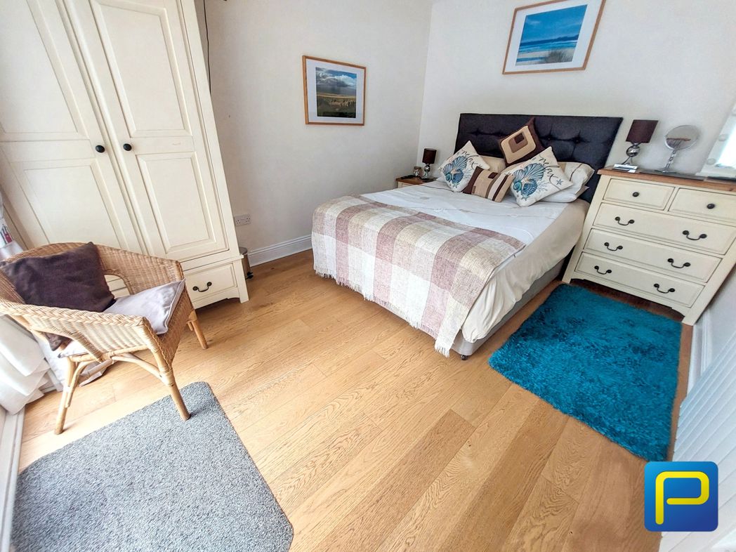 Property image 10 of 27
