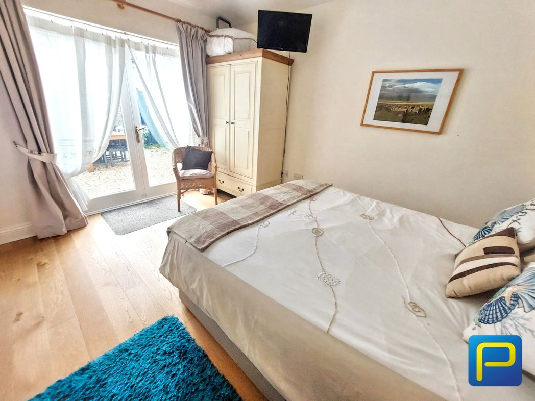 Property image 11 of 27
