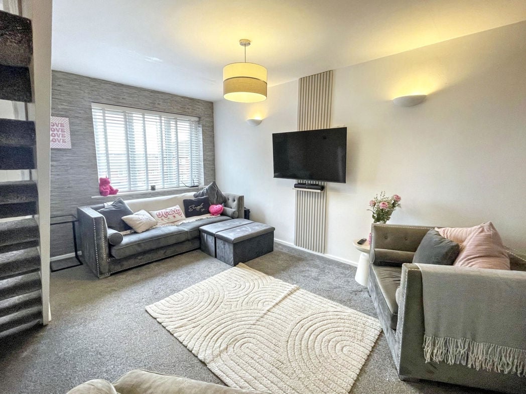 Property image 2 of 12