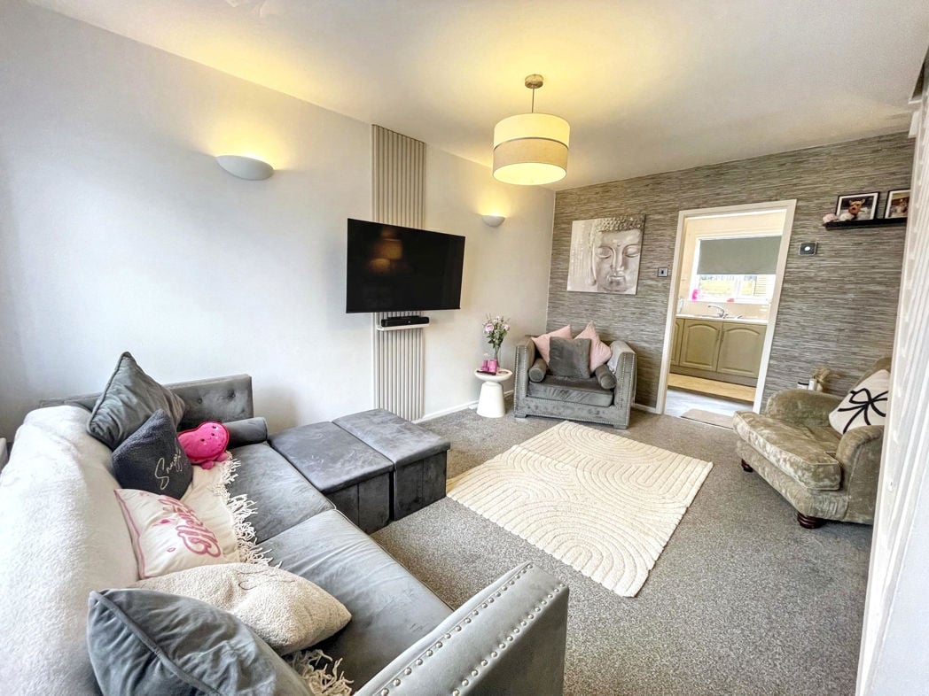 Property image 3 of 12