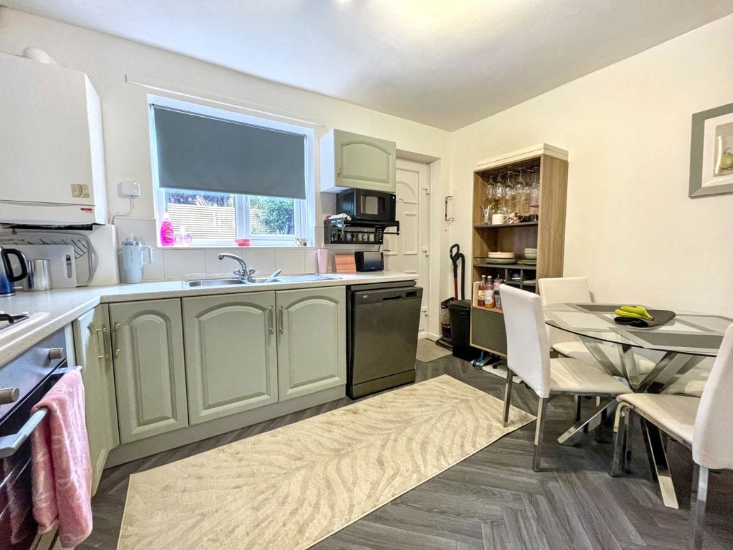 Property image 4 of 12