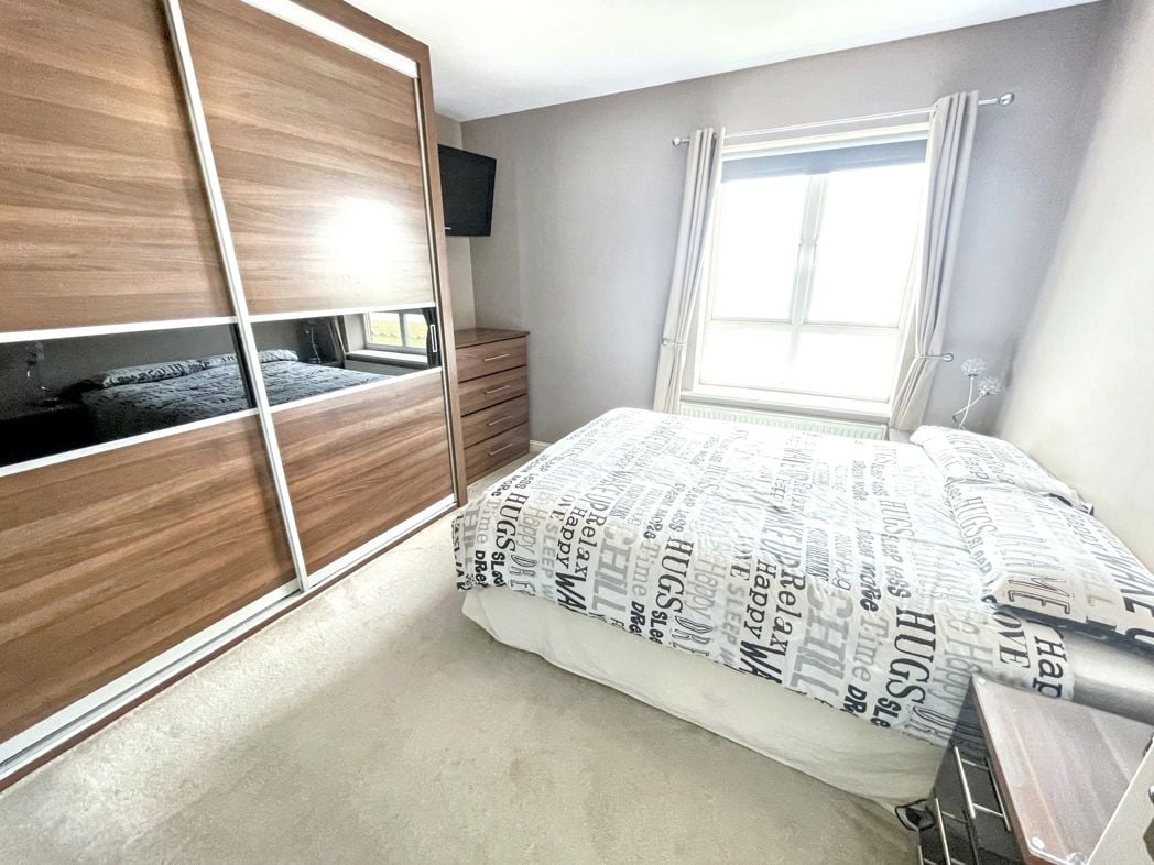 Property image 7 of 9