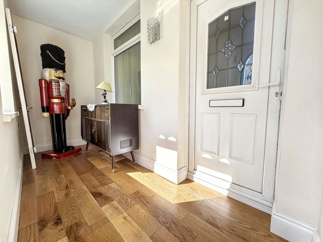 Property image 4 of 17