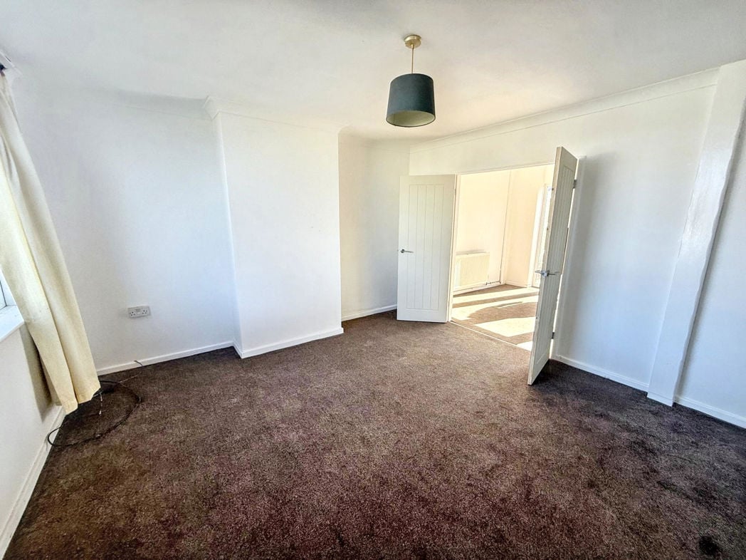 Property image 3 of 12