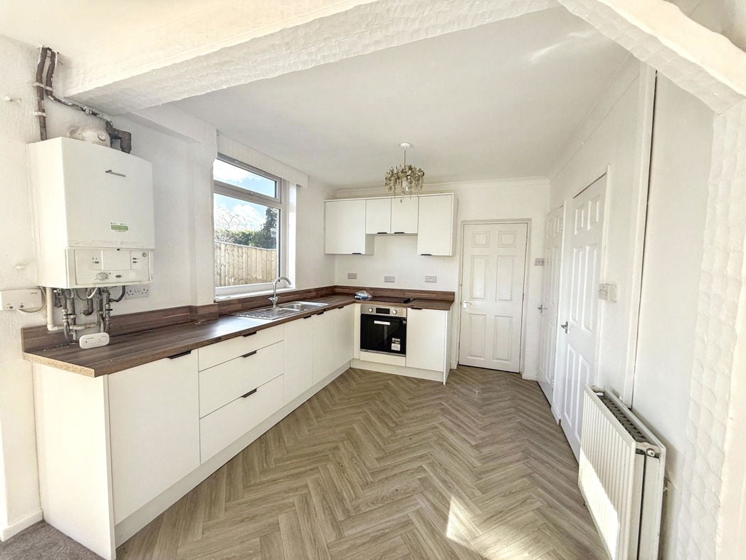 Property image 5 of 12