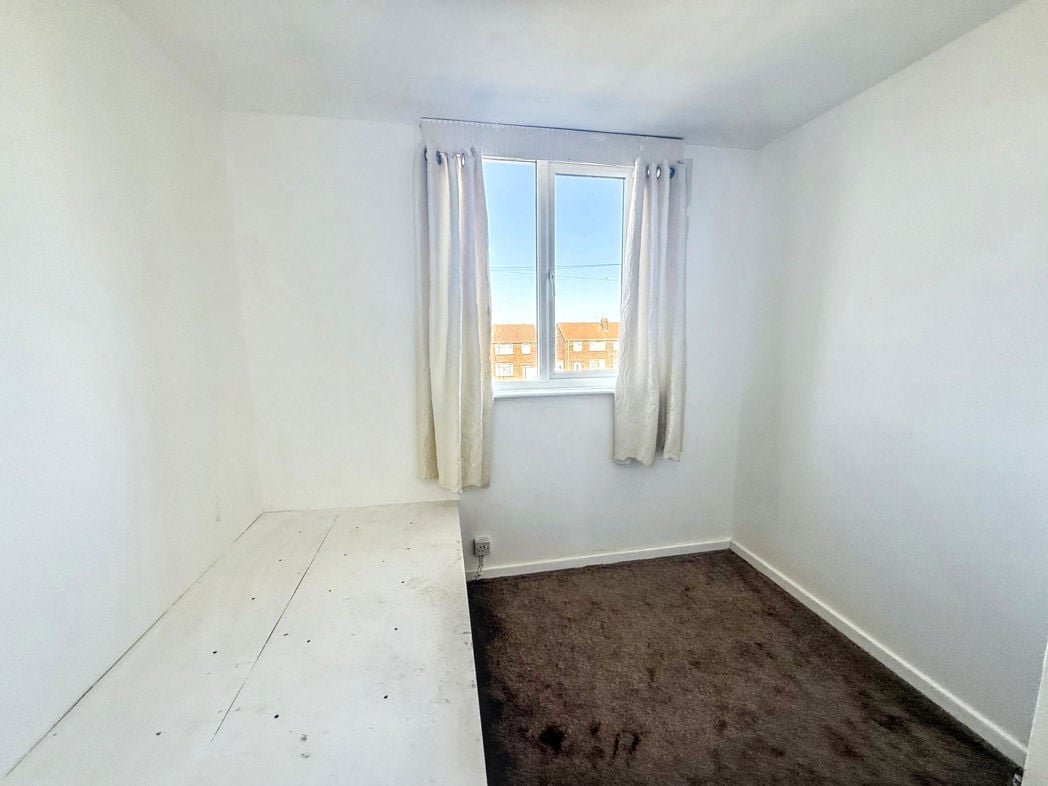 Property image 11 of 12