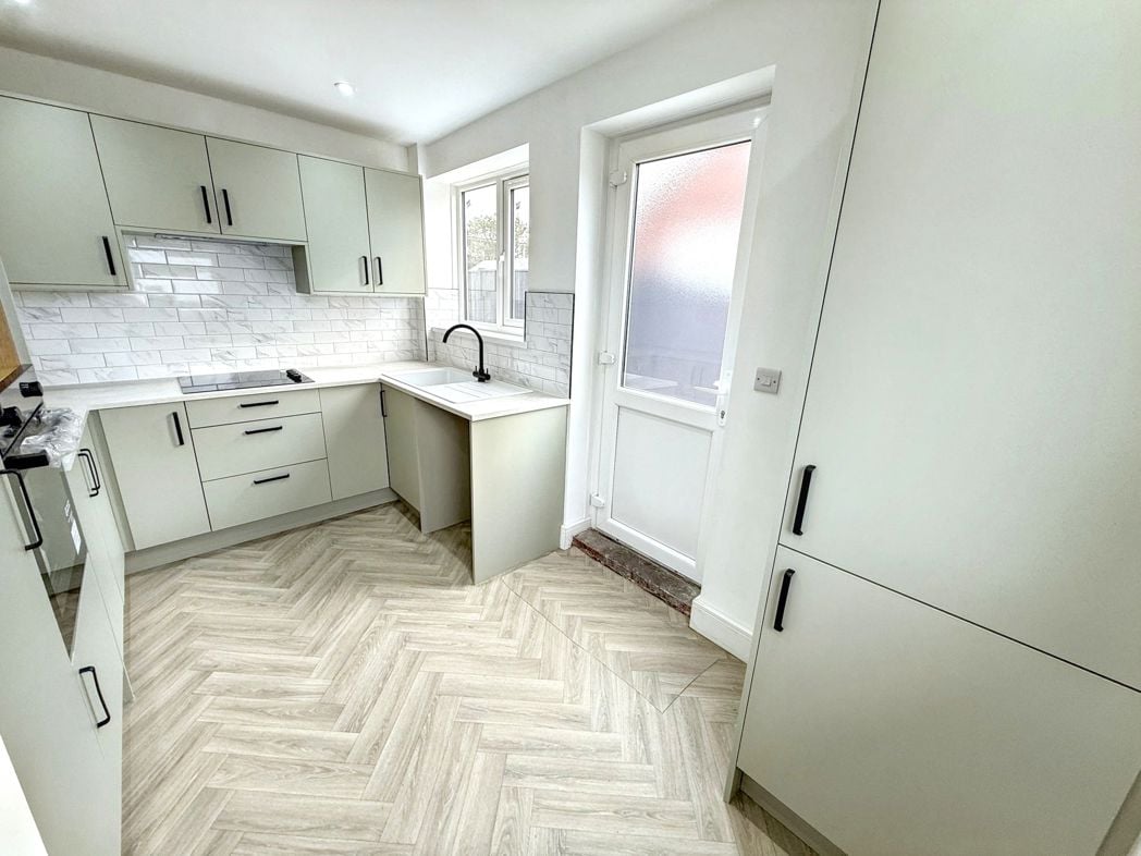 Property image 3 of 11