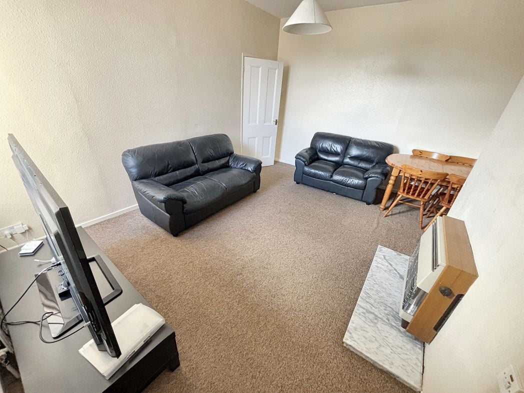 Property image 2 of 10