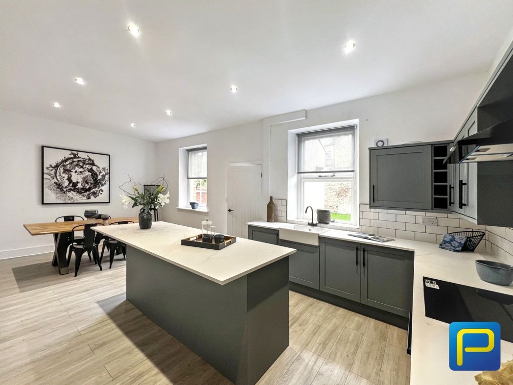 Property image 3 of 23