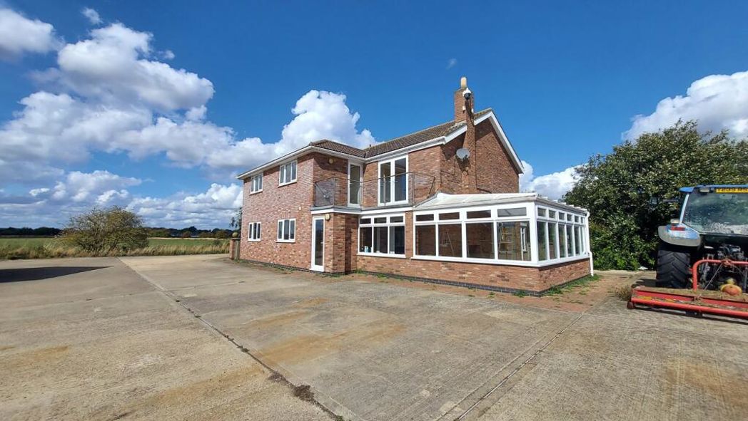 Property image 11 of 60