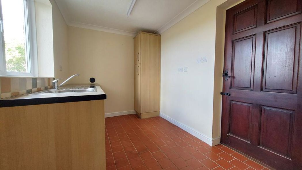 Property image 25 of 60
