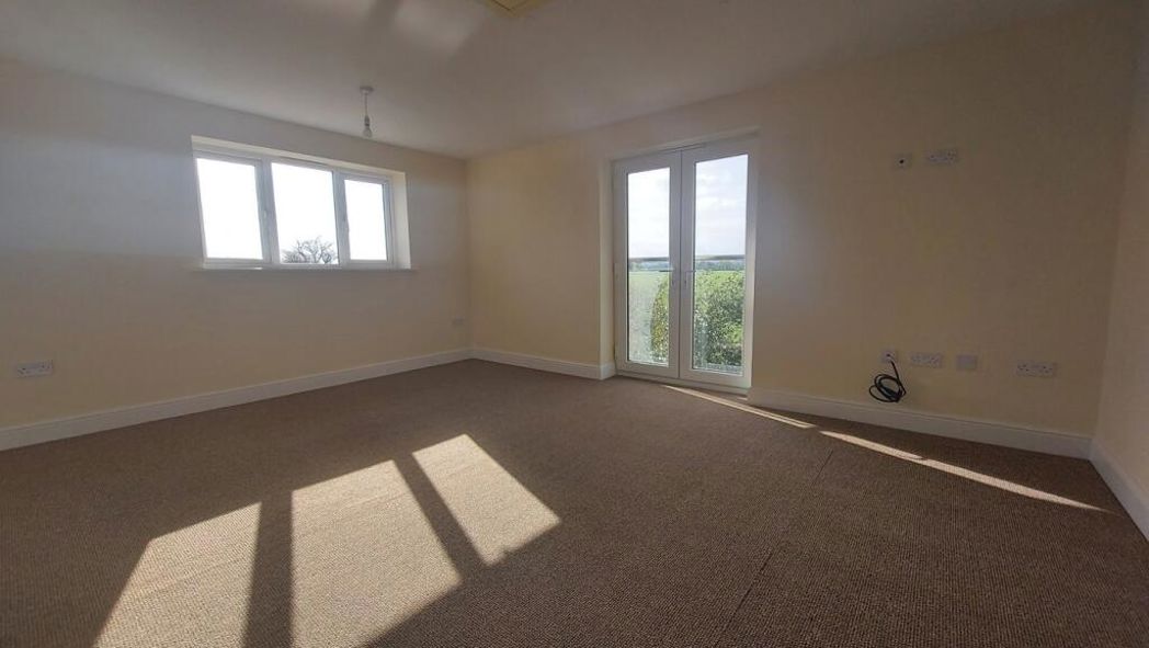 Property image 19 of 60