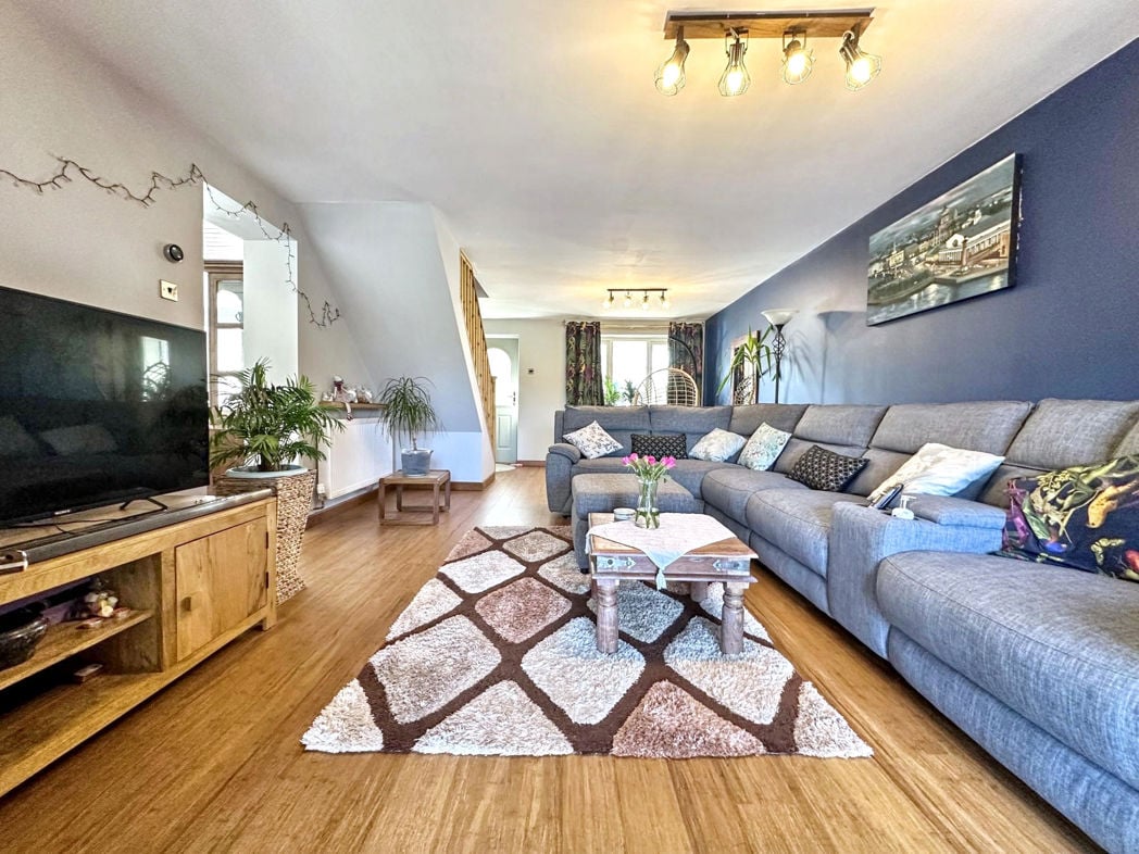 Property image 2 of 19