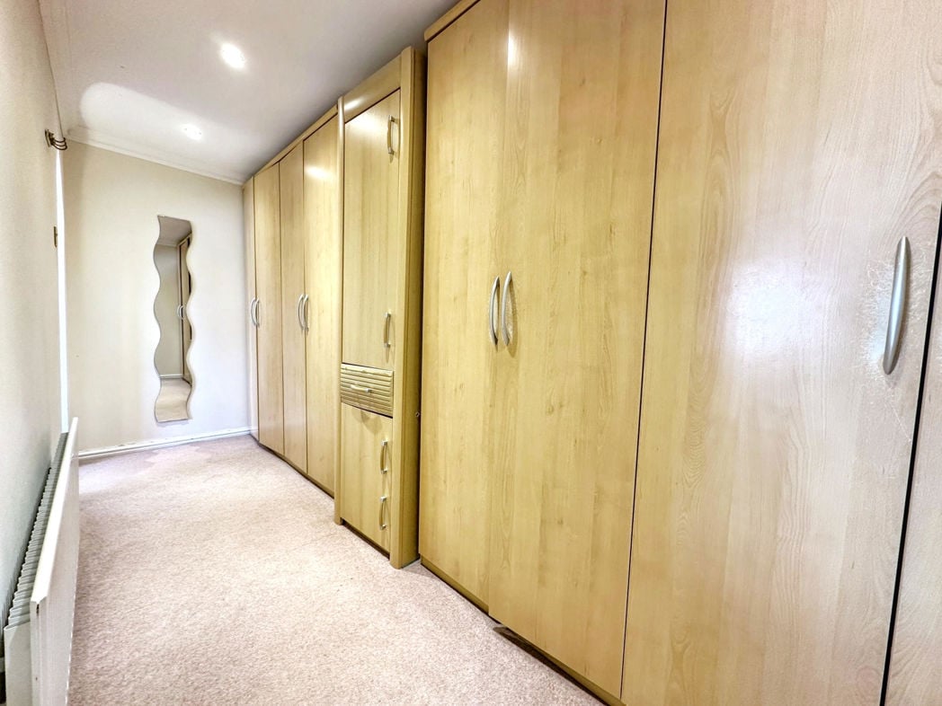 Property image 11 of 19