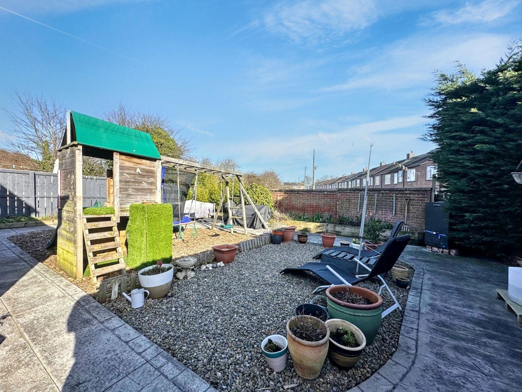 Property image 16 of 19