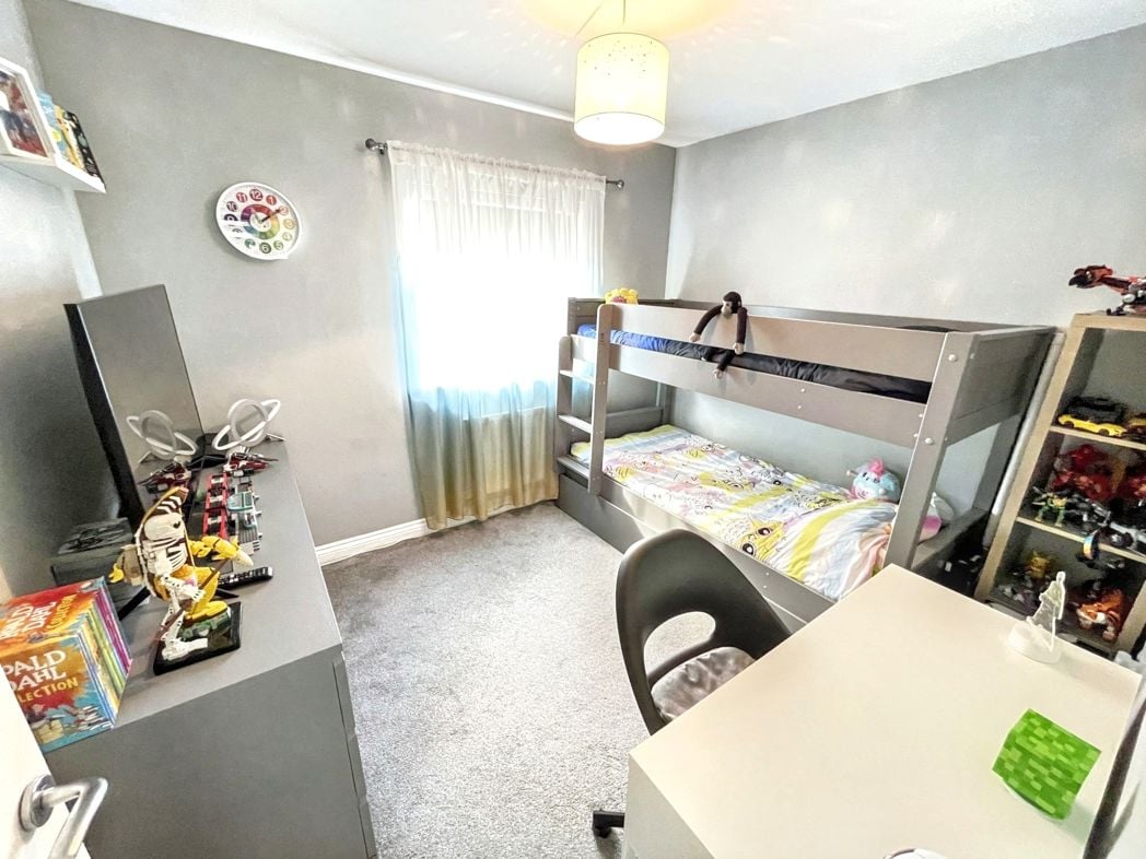 Property image 11 of 14