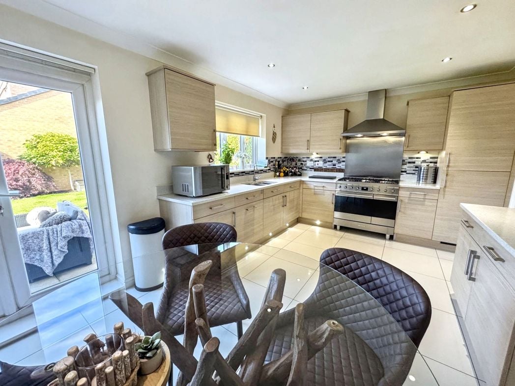 Property image 8 of 34