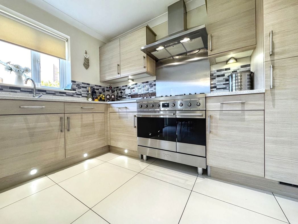 Property image 12 of 34