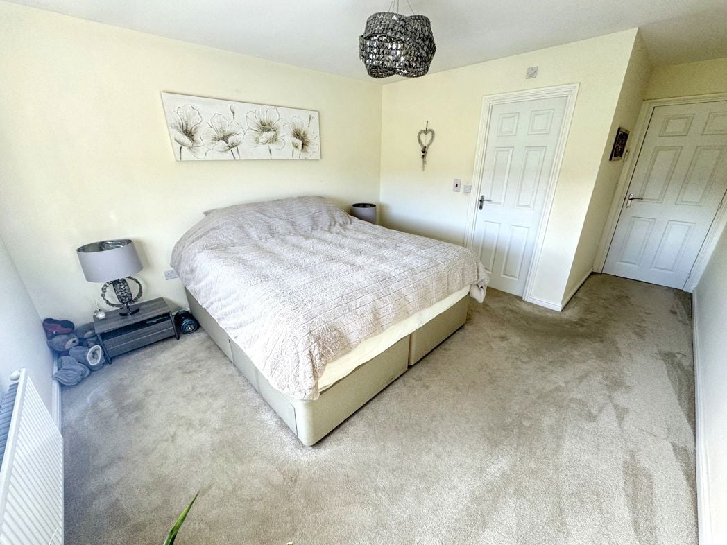 Property image 16 of 34