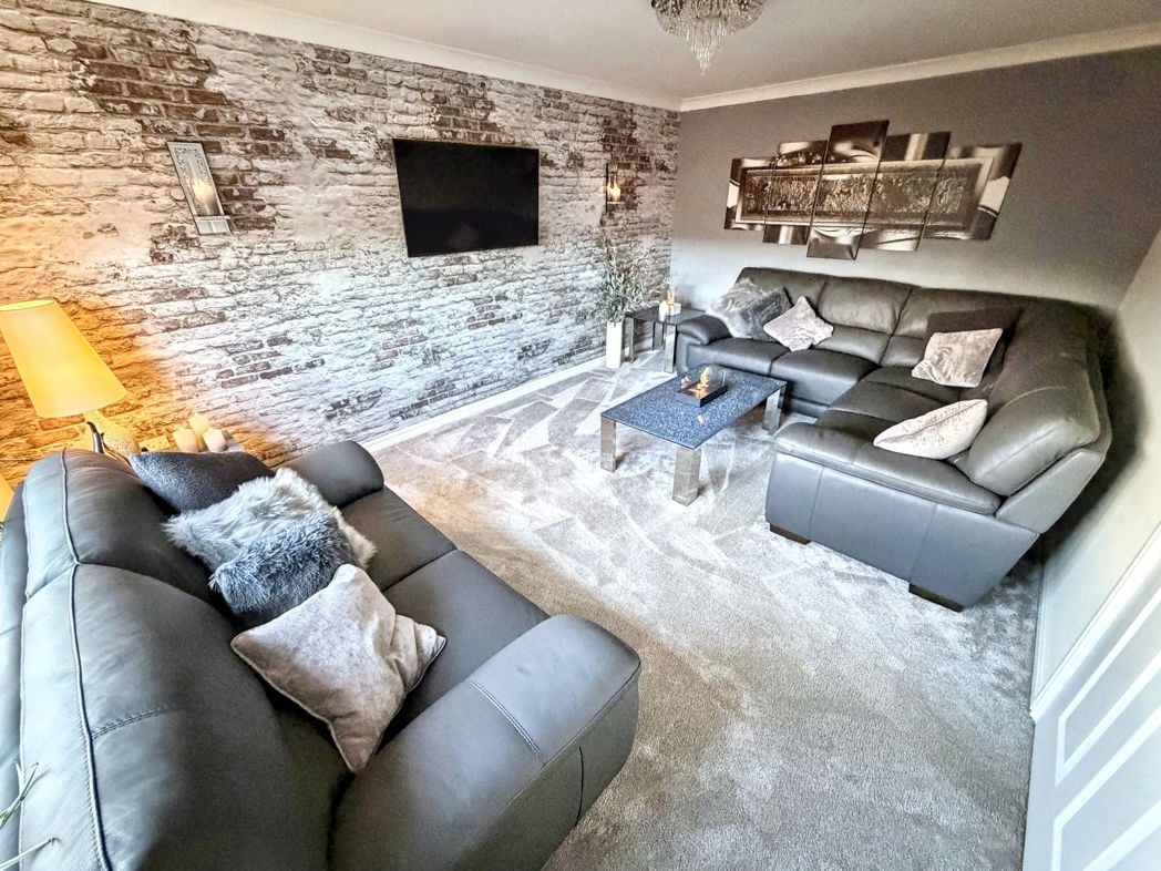 Property image 6 of 35