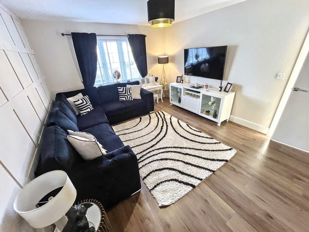 Property image 4 of 17