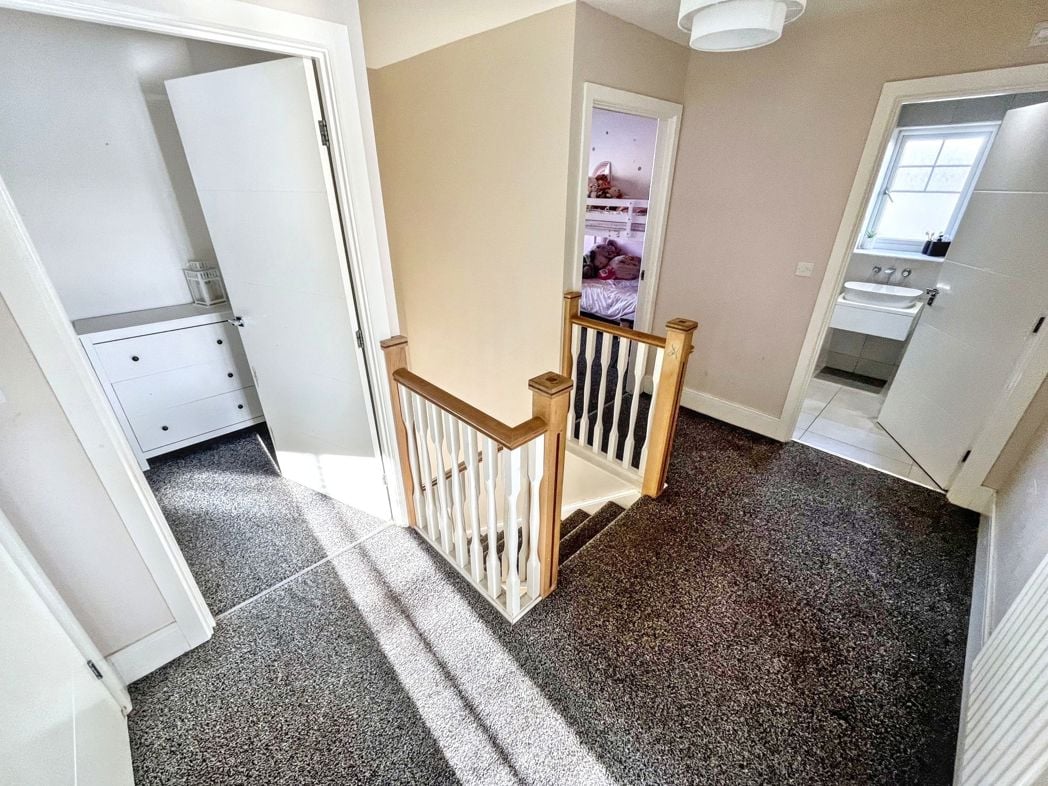 Property image 7 of 17