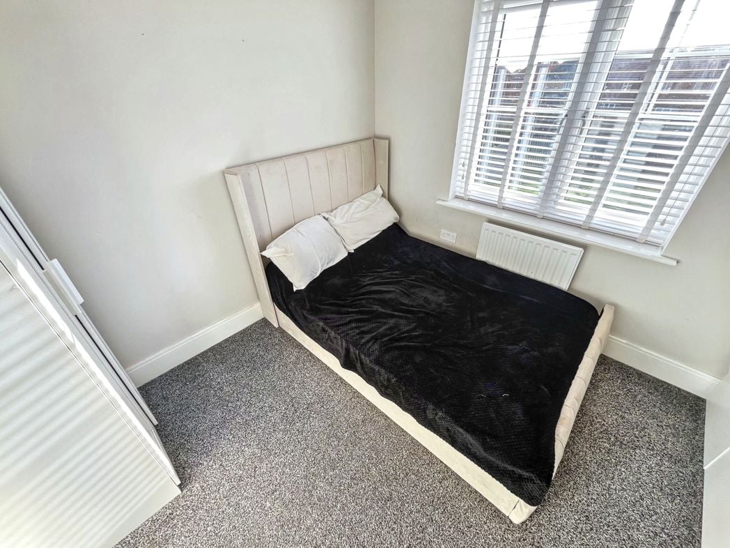 Property image 11 of 17