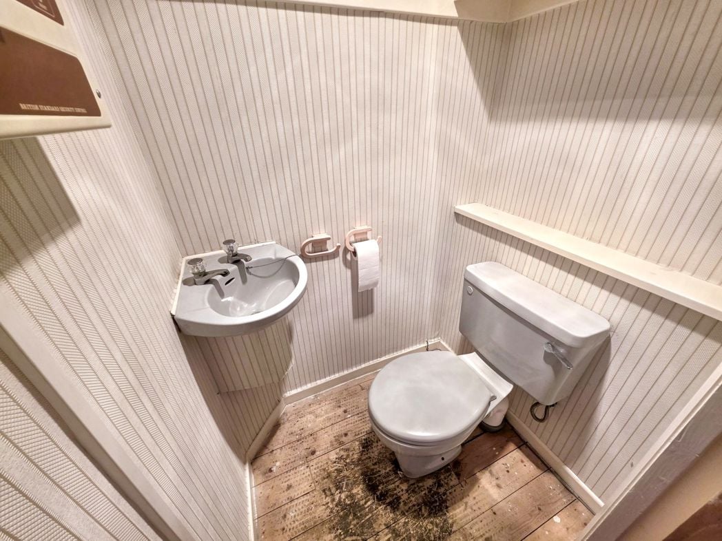 Property image 7 of 18