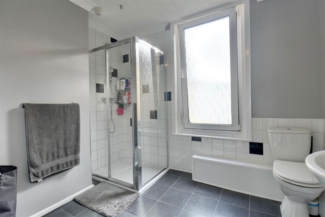 Property image 3 of 16