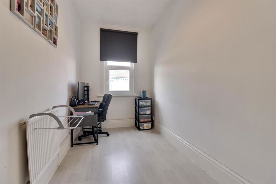 Property image 4 of 16