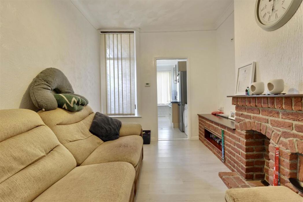 Property image 10 of 16