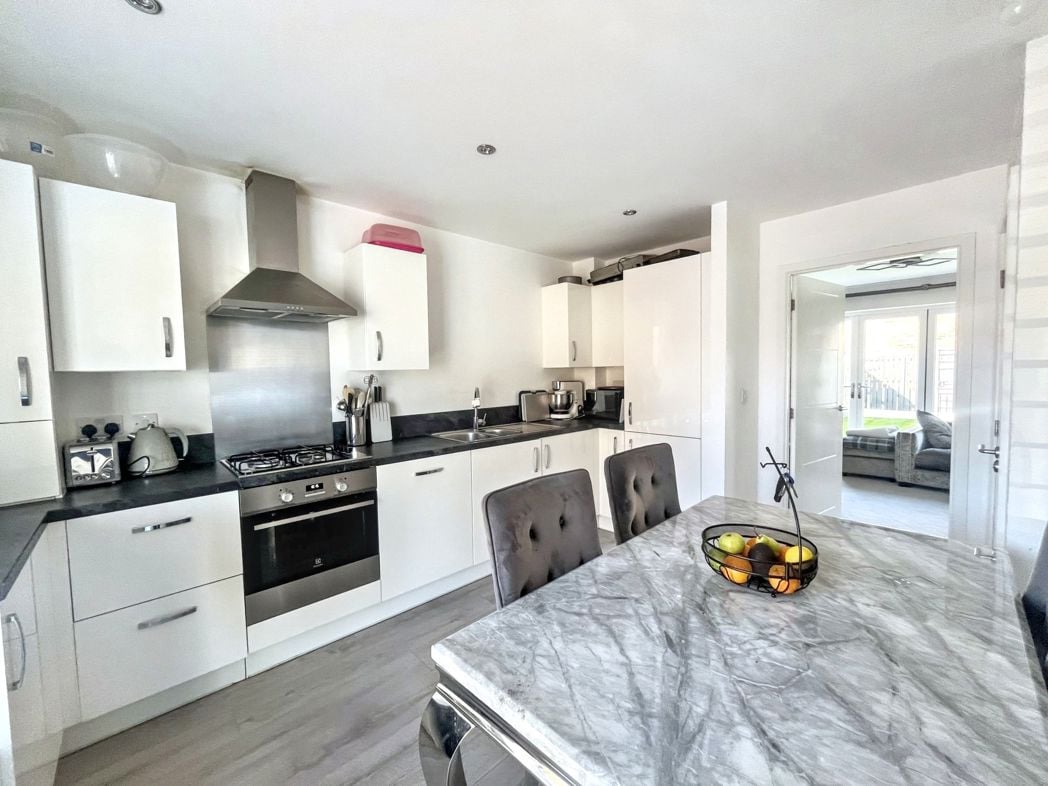Property image 4 of 15