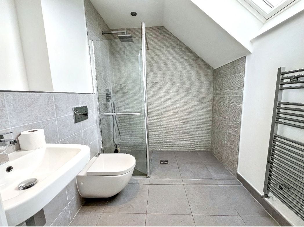 Property image 11 of 15