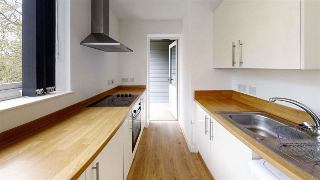 Property image 6 of 9