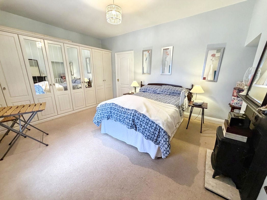 Property image 12 of 19