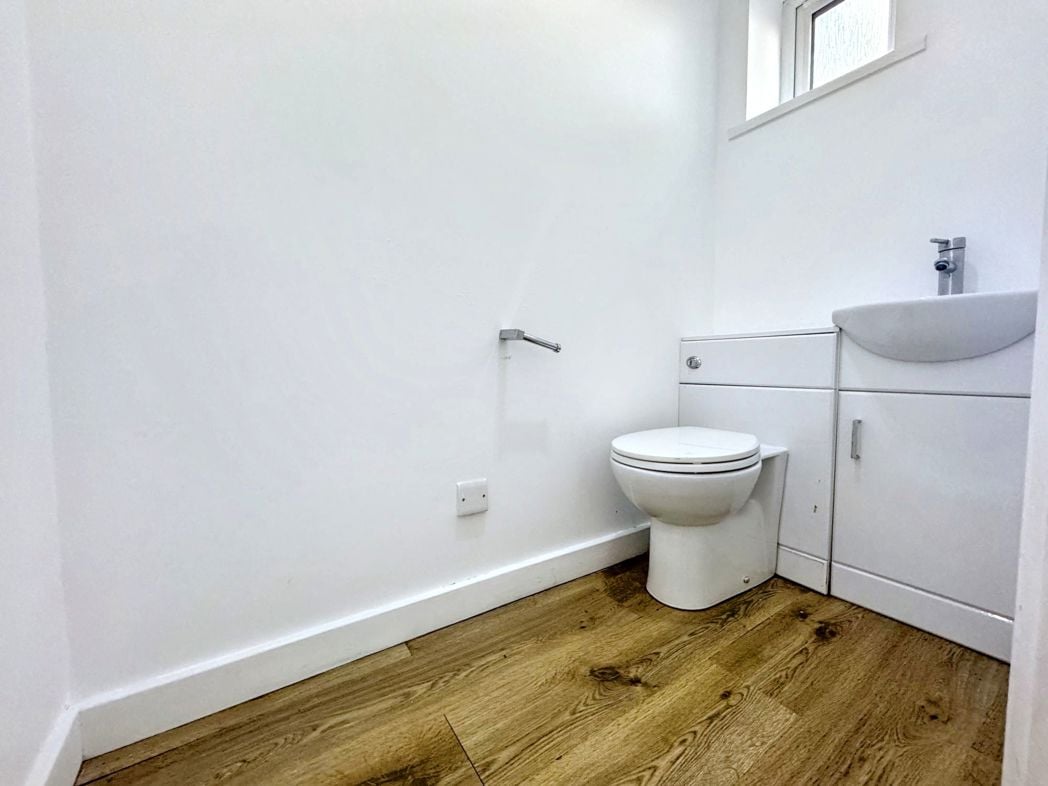 Property image 9 of 21