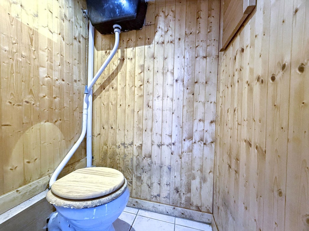 Property image 10 of 28