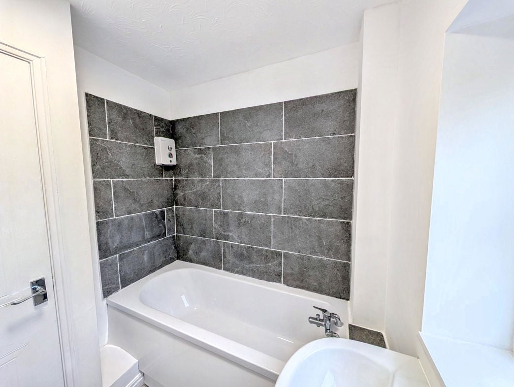 Property image 11 of 15
