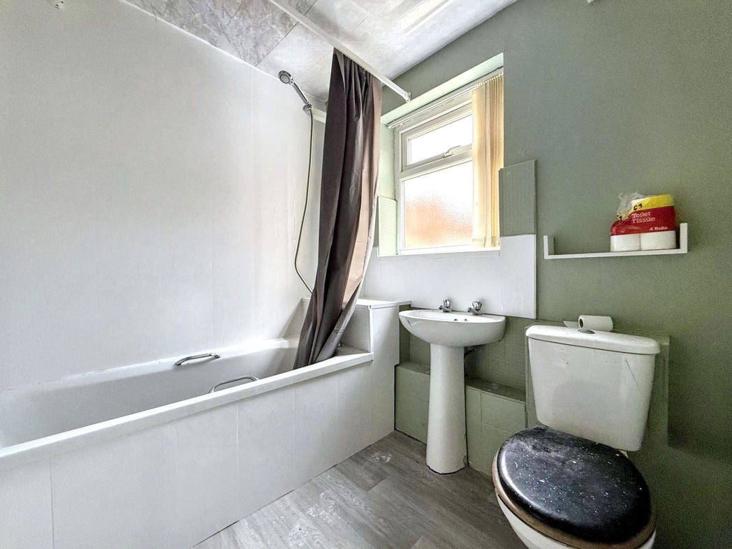 Property image 8 of 12