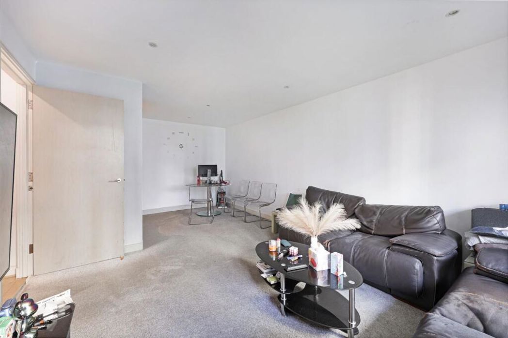 Property image 2 of 13