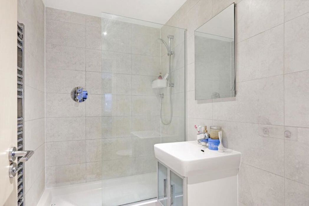 Property image 11 of 13