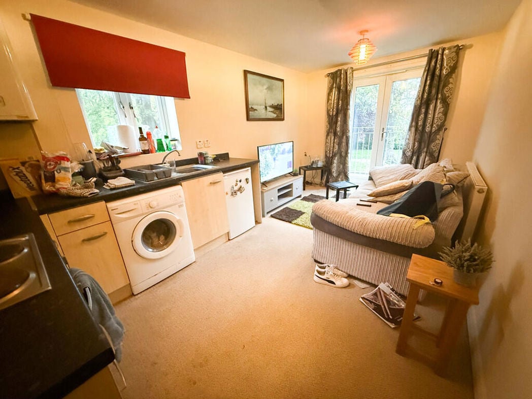 Property image 2 of 9