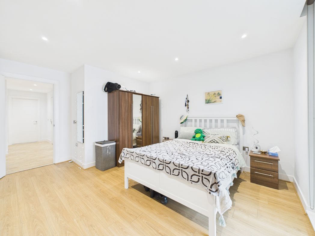 Property image 8 of 24