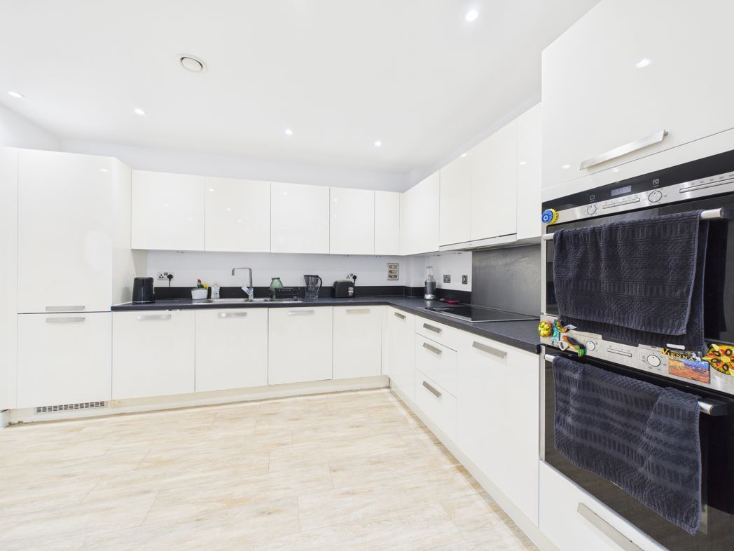 Property image 3 of 24