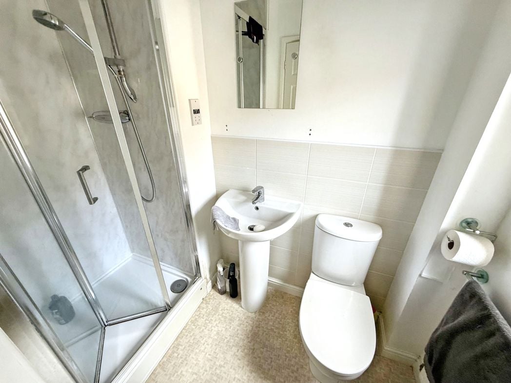Property image 10 of 16