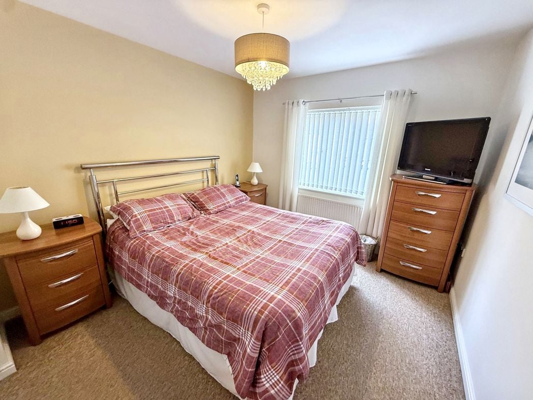 Property image 8 of 16