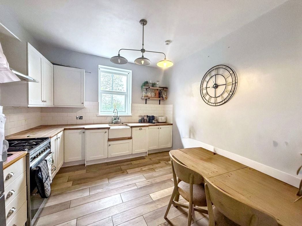 Property image 3 of 9