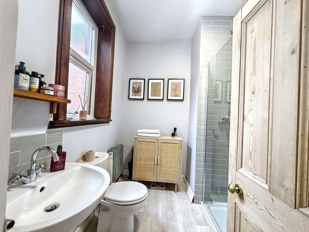 Property image 4 of 9