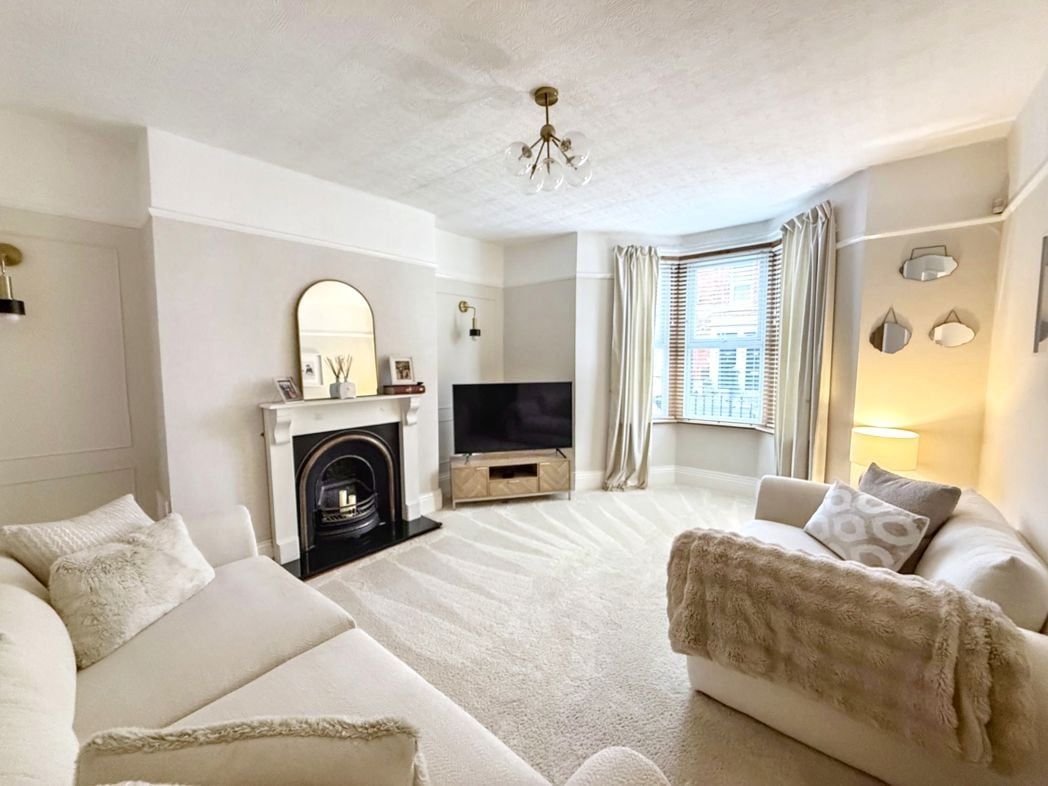 Property image 2 of 9